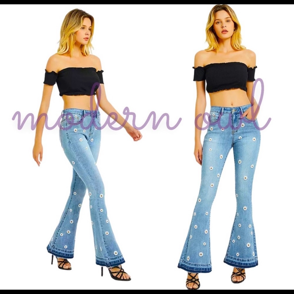 New! Restock Daisy Embroidered Designer Stretchy Bell Bottom Denim Jeans Hippie - Picture 2 of 11